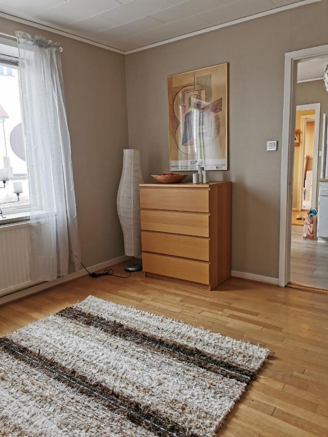 Gamla Skolan Rum & Oevernattning I Spjutstorp Apartment ภายนอก รูปภาพ
