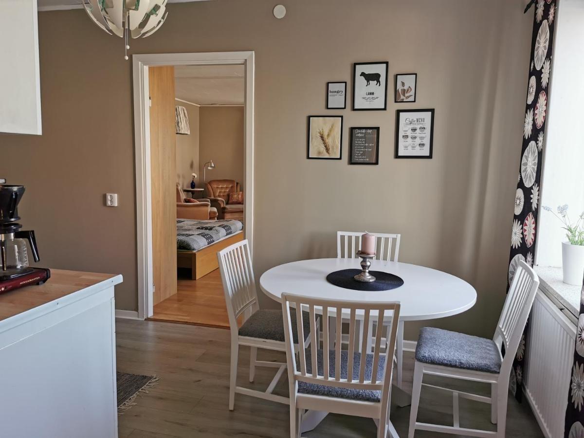 Gamla Skolan Rum & Oevernattning I Spjutstorp Apartment ภายนอก รูปภาพ