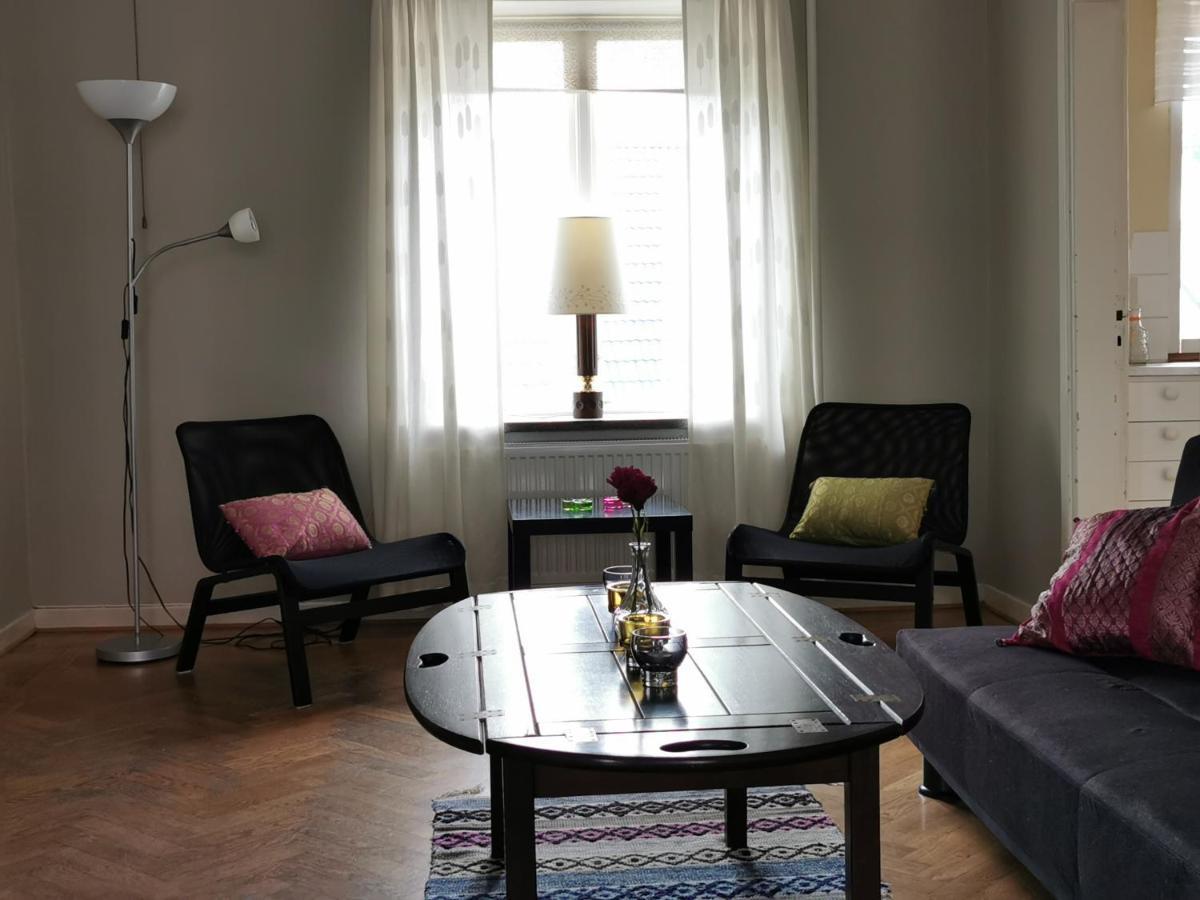 Gamla Skolan Rum & Oevernattning I Spjutstorp Apartment ภายนอก รูปภาพ