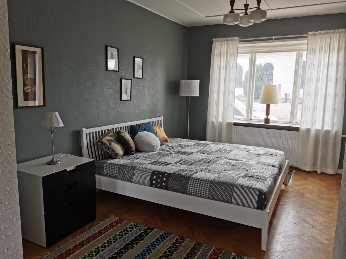 Gamla Skolan Rum & Oevernattning I Spjutstorp Apartment ภายนอก รูปภาพ