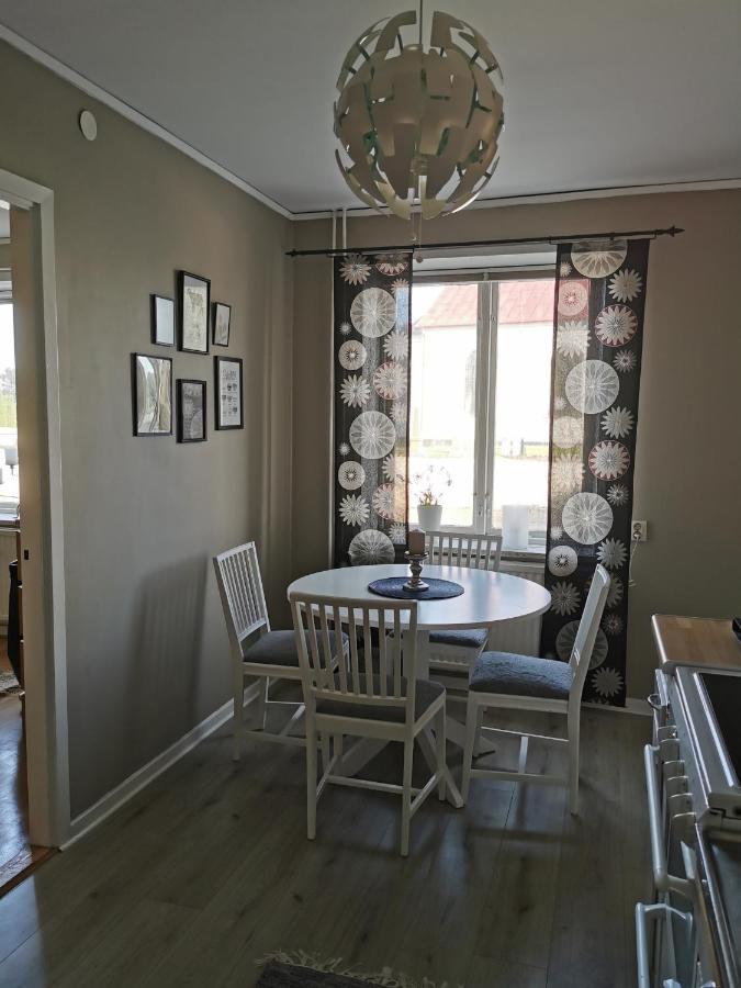 Gamla Skolan Rum & Oevernattning I Spjutstorp Apartment ภายนอก รูปภาพ