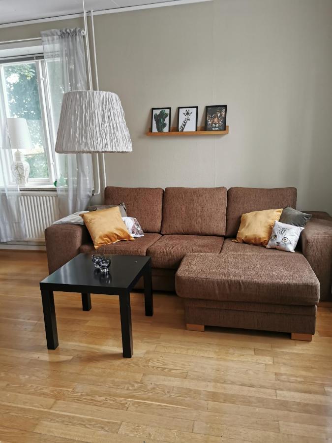 Gamla Skolan Rum & Oevernattning I Spjutstorp Apartment ภายนอก รูปภาพ