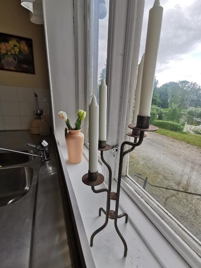 Gamla Skolan Rum & Oevernattning I Spjutstorp Apartment ภายนอก รูปภาพ