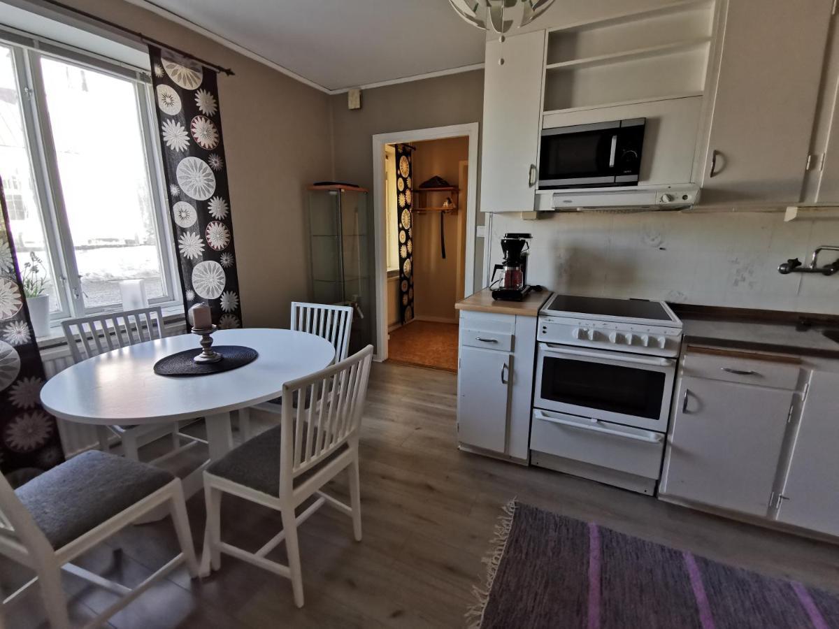 Gamla Skolan Rum & Oevernattning I Spjutstorp Apartment ภายนอก รูปภาพ